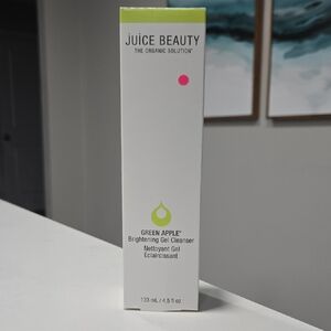 Juice Beauty Green Apple Gel Cleanser - White and Green